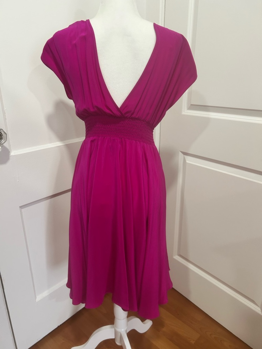 Raquelle 100% Silk Magenta Double V Party Dress USA women’s Size Medium new sexy - Picture 3 of 11